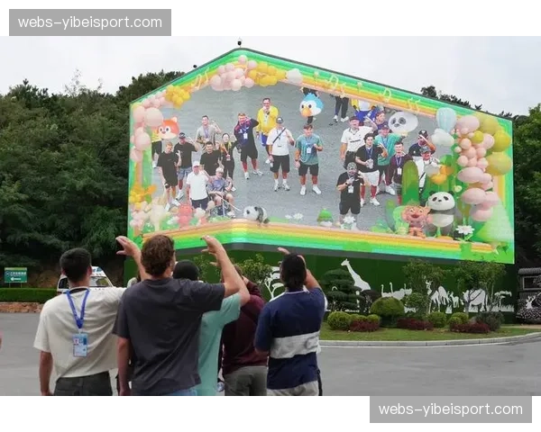 法国足球博物馆推出全新互动展区，游客可亲身体验VAR裁判的判罚决策过程