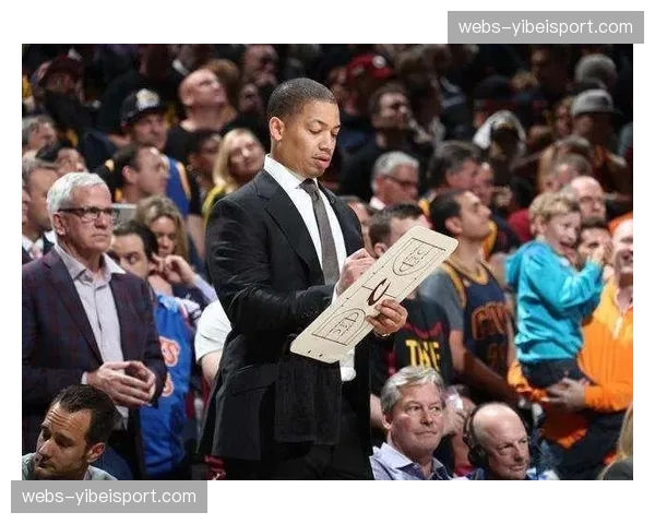 教练动态:前NBA防守助教抵达沈阳,将与辽宁队教练组进行为期一周的战术交流 教练动态:前NBA防守助教抵达沈阳,将与辽宁队教练组进行为期一周的战术交流